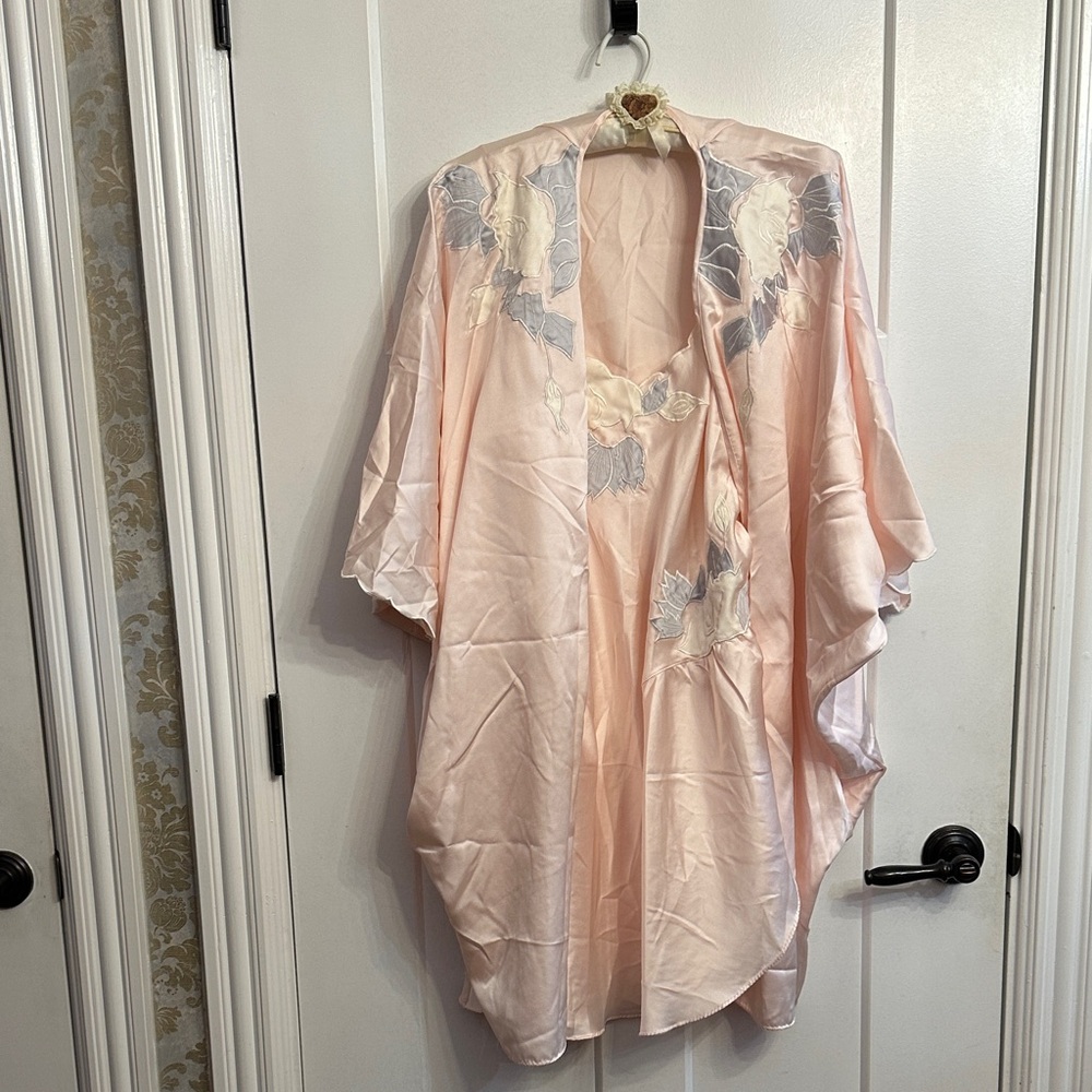 Vintage Elegant Pink Floral Gown and Robe set
